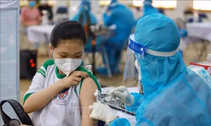 Từ 10/12, TP Hồ Chí Minh triển khai tiêm mũi 3 vaccine phòng COVID-19