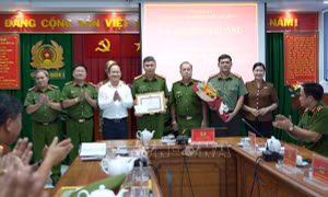 Khen thưởng lực lượng tham gia phá án vụ 2 bé gái bị bắt cóc ở phố đi bộ Nguyễn Huệ