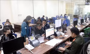 Công an Hưng Yên: Hỗ trợ người dân đến làm thủ tục nhanh chóng, thuận lợi