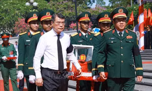 Thủ tướng Lê Minh Hưng dự lễ viếng, truy điệu và an táng liệt sĩ tại tỉnh Quảng Trị