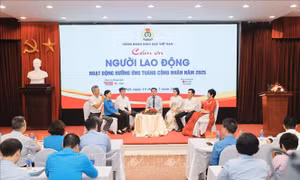 Tôn vinh người lao động tiêu biểu trong các trường học
