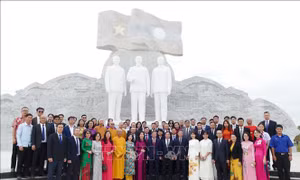 Tưởng nhớ Chủ tịch Kaysone Phomvihane, người đặt nền móng cho quan hệ đặc biệt Việt Nam - Lào
