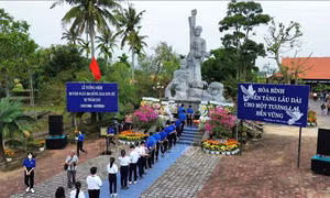 Dâng hương tưởng niệm nhân 56 năm vụ thảm sát Sơn Mỹ