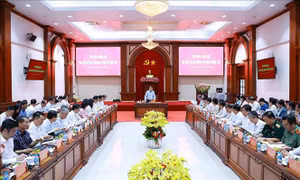 Thủ tướng Lê Minh Hưng làm việc với Ban Thường vụ Tỉnh uỷ Đồng Tháp