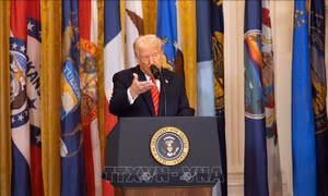 Tổng thống Mỹ Donald Trump nới lỏng quy định ngành đánh bắt cá thương mại