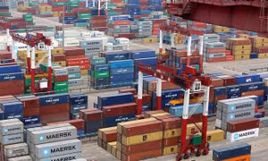 Các nhà xuất khẩu Trung Quốc chật vật ứng phó với thuế quan 145% của Mỹ