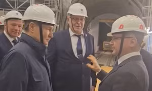 Video Tổng thống Putin lần đầu thăm Kursk sau khi giành lại quyền kiểm soát từ Ukraine