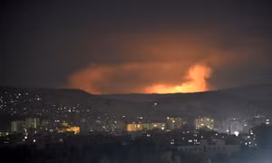 Israel dồn dập tấn công nhiều cơ sở quân sự tại Syria