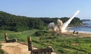 Tên lửa tầm xa ATACMS Mỹ viện trợ cho Ukraine được sản xuất vào thập niên 90