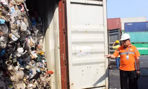 Canada đề xuất 'hồi hương' các container rác thải từ Philippines
