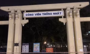 Phong toả Công viên Thống nhất do bảo vệ mắc COVID-19
