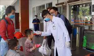Sớm ngắt dịch COVID-19, tạo môi trường an toàn để sinh hoạt, học tập, sản xuất trở lại