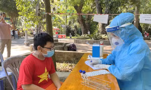 TP Hồ Chí Minh chưa có kế hoạch tiêm chủng vaccine phòng COVID-19 cho trẻ dưới 18 tuổi