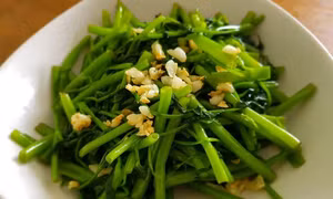 Rau muống đầu mùa
