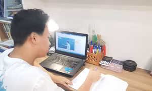 Giành vé đến trường top đầu bằng khả năng tự học online 