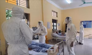Ngày 22/3, số bệnh nhân COVID-19 tăng vọt lên 113; tăng cường kiểm soát y tế trên mọi phương tiện vận chuyển