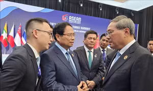 Thủ tướng Phạm Minh Chính gặp Thủ tướng Trung Quốc Lý Cường