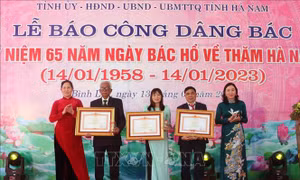Lễ báo công kỷ niệm 65 năm Ngày Bác Hồ về thăm Hà Nam
