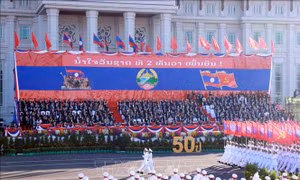Lễ kỷ niệm, diễu binh, diễu hành chào mừng 50 năm Quốc khánh Lào 