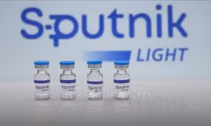 Nga thử nghiệm vaccine phòng COVID-19 dạng xịt mũi đối với trẻ em