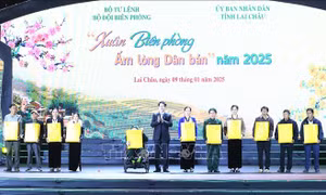 Chủ tịch nước Lương Cường dự chương trình 'Xuân Biên phòng ấm lòng dân bản'
