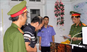 Vụ ô tô tông nhiều xe máy rơi xuống sông tại Nghệ An: Tạm giữ hình sự lái xe gây tai nạn