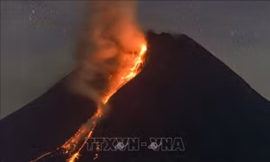 Núi lửa Merapi ở Indonesia phun trào