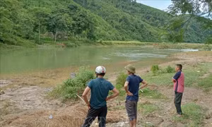Tìm thấy nạn nhân thứ hai bị cuốn trôi khi qua suối Vều