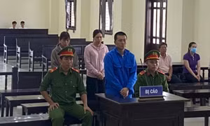 Tham ô gần 14 tỷ đồng, Phó giám đốc chi nhánh ngân hàng lĩnh án 20 năm tù