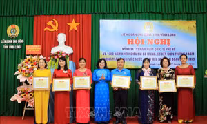 Phát huy vai trò của cán bộ nữ trong phát triển kinh tế - xã hội
