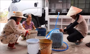 Nam Bộ thích ứng với hạn mặn khốc liệt - Bài 1: Sống trên nước nhưng lại thiếu nước