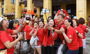 Ngành du lịch tăng cường liên kết, phấn đấu đón 25 triệu khách quốc tế