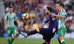 Lionel Messi hướng tới kỷ lục ghi bàn của 'Vua bóng đá' Pele
