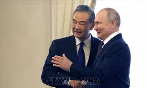 Tổng thống Nga Vladimir Putin tiếp Bộ trưởng Ngoại giao Trung Quốc Vương Nghị