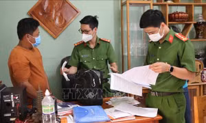 Bắt giám đốc công ty buôn lậu hàng nghìn tấn hạt điều