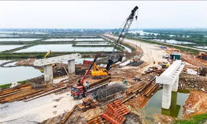 Đầu tư công: Đòn bẩy cải thiện năng suất và năng lực cạnh tranh quốc gia