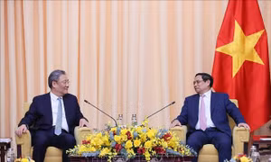 Thủ tướng Phạm Minh Chính tiếp Bộ trưởng Bộ Thương mại Trung Quốc