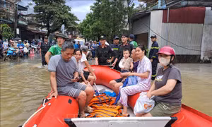 Phát huy mạnh mẽ tình dân tộc, nghĩa đồng bào