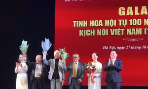 Gala 'Tinh hoa hội tụ 100 năm sân khấu kịch nói Việt Nam'