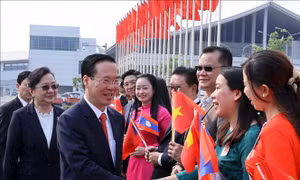 Chủ tịch nước Võ Văn Thưởng đến Viêng Chăn, bắt đầu thăm chính thức Lào