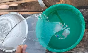 Băng giá xuất hiện ở xã vùng cao Thanh Hóa