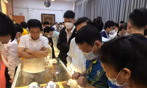 Ngắm cổ vật hoàng cung, hiểu thêm về văn hóa cung đình Huế