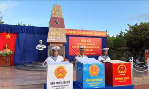 Rộn ràng ngày hội non sông ở Trường Sa