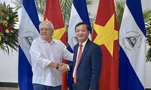 Đoàn đại biểu Đảng Cộng sản Việt Nam tham dự lễ kỷ niệm 45 năm ngày Cách mạng Sandino thắng lợi