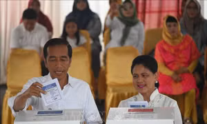 Bầu cử Indonesia: Đương kim Tổng thống Joko Widodo tạm dần đầu