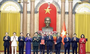 Tổng Bí thư, Chủ tịch nước chủ trì hội nghị công bố các quyết định đối với Chính phủ