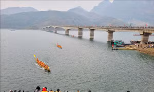 Nét đẹp văn hóa truyền thống tại Lễ hội đua thuyền Quỳnh Nhai