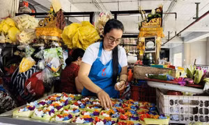 Theo chân người Việt ở Bali đi chợ Badung sắm Tết