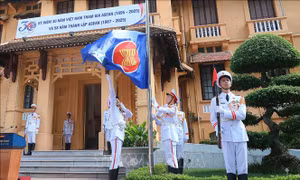 Trang trọng Lễ thượng cờ kỷ niệm 58 năm thành lập ASEAN