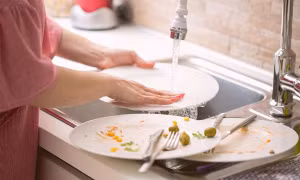 Một người đàn ông phải trả cho vợ cũ 'phí nội trợ' trong 25 năm